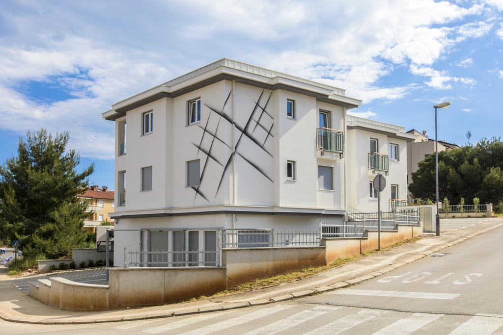 Apartments Lapis Premantura Exteriör bild